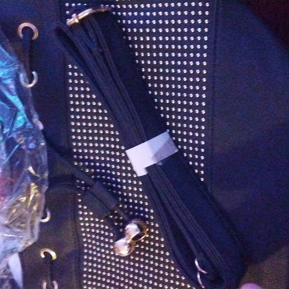 Black leatherette studded cross body purse NEW - Picture 12 of 12